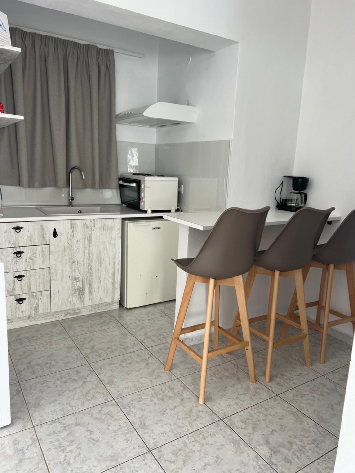 Nikos Studios Livadia  Ngoại thất bức ảnh
